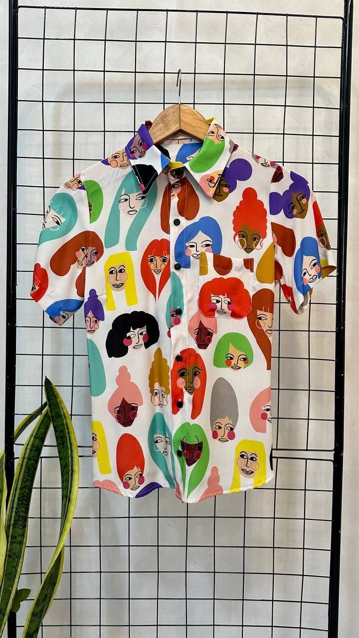 Camisa Mulheres Coloridas