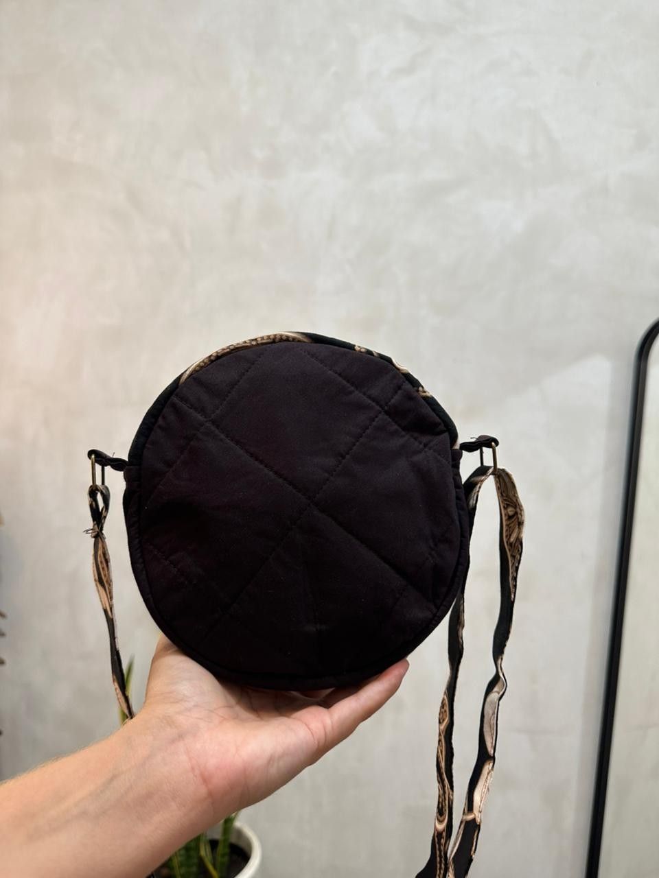 Bolsa Redondinha Marrom