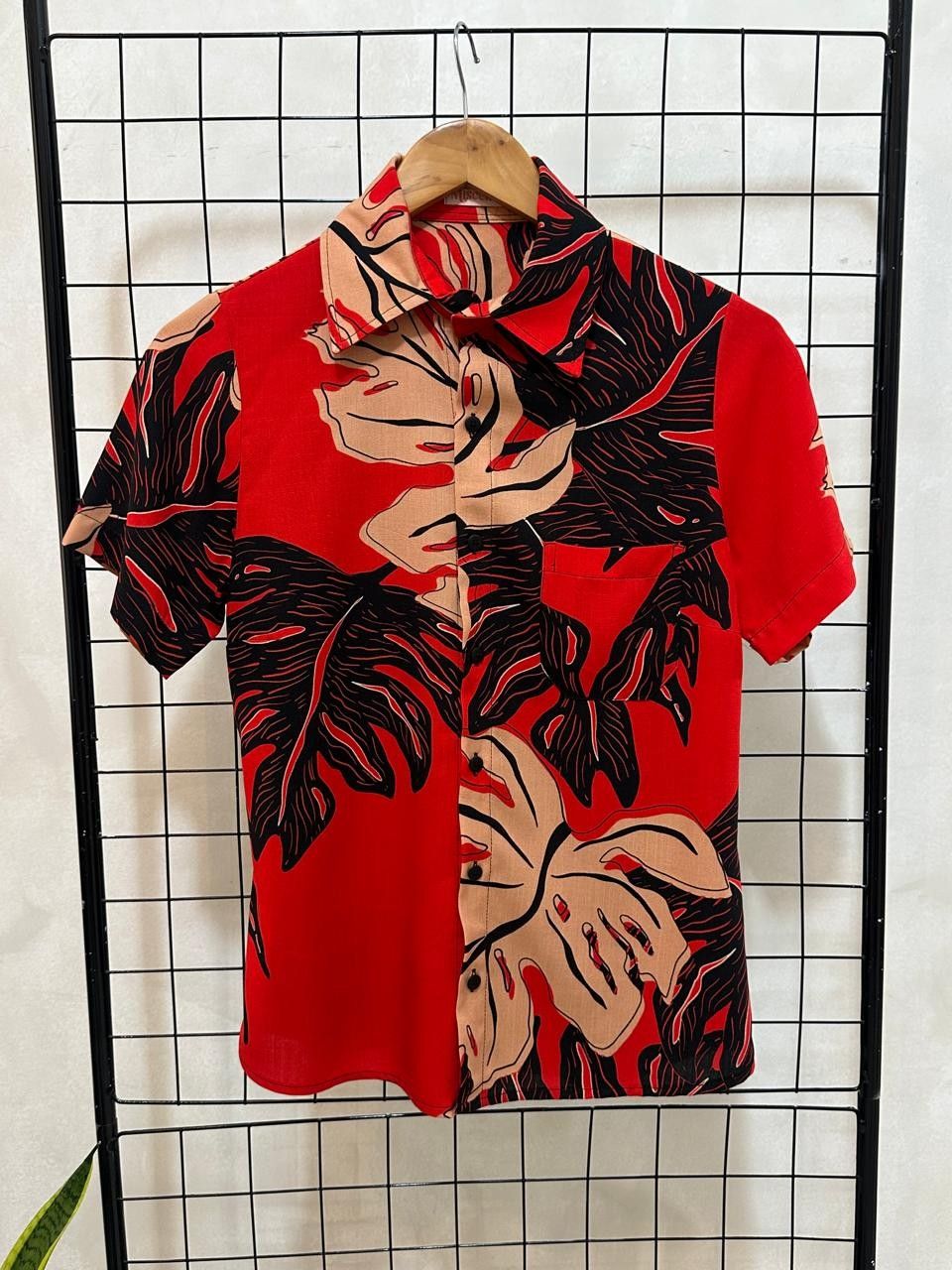 Camisa Floral Vermelha