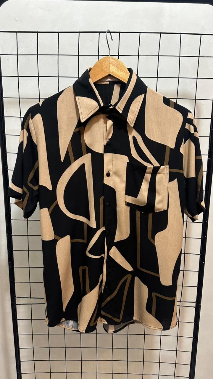 Camisa Geométrica Preta