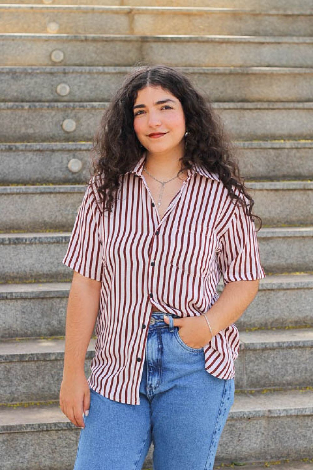 Camisa Listrada Marrom Escuro - Manga Curta
