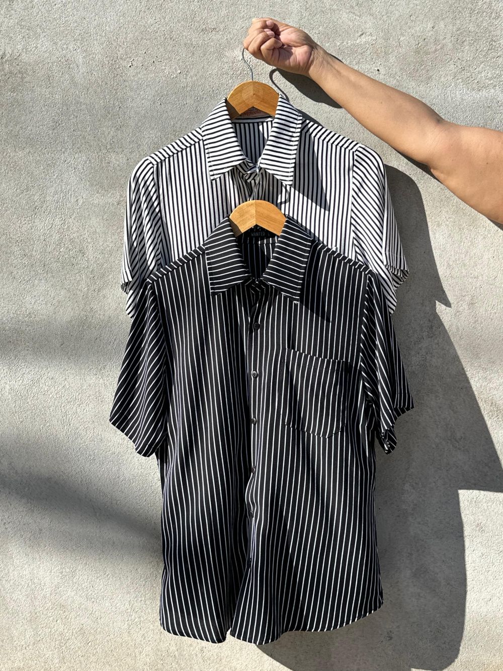 Camisa Listrada preto com branco