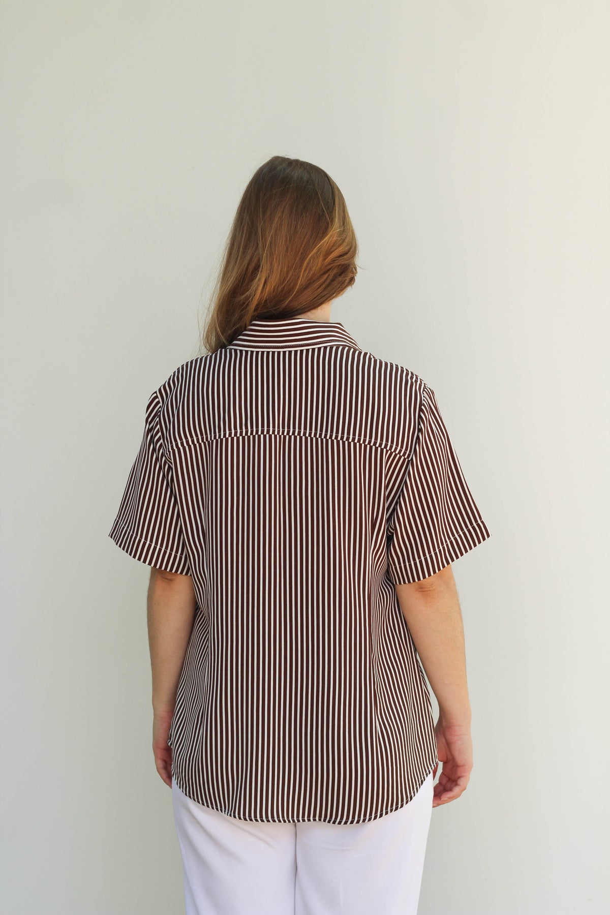 Camisa Listrada Fina Marrom